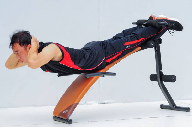 Tập lưng bụng với ghế cong 601002